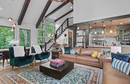 Banner Elk House | Three Bears Retreat at MontEagle: Hot tub, Outdoor Fireplace, Firepit, 3 Kings!