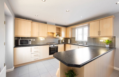 Colchester House | Three Bed 2.5 Bath Detached House