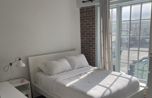 Bedford-Stuyvesant Apartment | Three bedroom apartment central Brooklyn