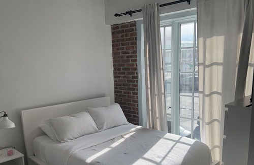 Bedford-Stuyvesant Apartment | Three bedroom apartment central Brooklyn