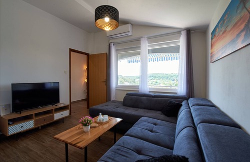 Ljubac Apartment | Three bedroom apartment with terrace and sea view Ljubač, Zadar (A-14148-a)