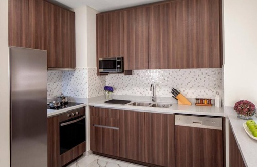 Dubai Media City Apartment | Three Bedroom Apartment Near Mina Seyahi Beach