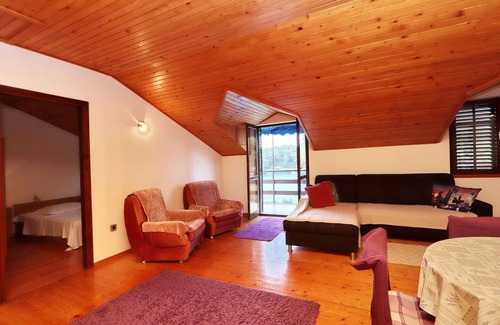Prizba Apartment | Three bedroom apartment near beach Prižba, Korčula (A-4484-d)
