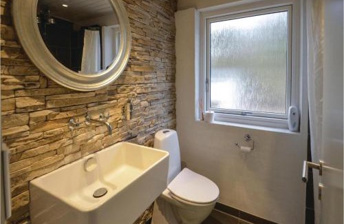 Sillerslev House | Three-Bedroom Holiday Home In Oster Assels