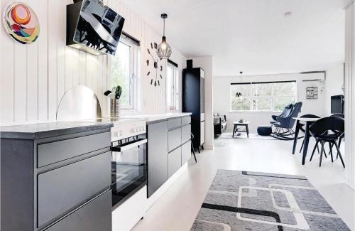 Henne Strand House | Three-Bedroom Holiday Home In Henne