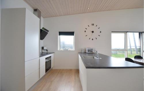 Vibæk Strand House | Three-Bedroom Holiday Home In Ebeltoft