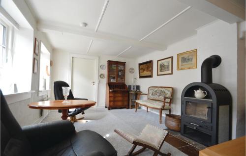 Hojer House | Three-Bedroom Holiday Home In Hojer