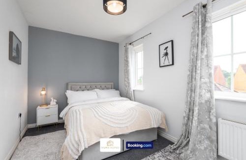 Ashford House | Three Bedroom House By The Yuma Homes Short Lets & Serviced Accommodation In Ashford With Free Wifi & Free Parking