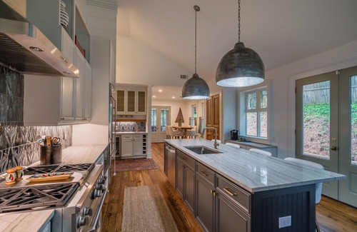 Oxford House | Three Bedroom House Downtown on South Lamar Walk to the Square and Campus