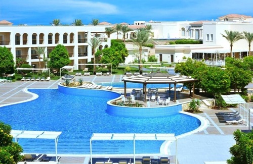 Sharm El Sheikh Hotel | Three Family Rooms + 12 Pools, Tennis, Full-service Spa & Private Beach Access