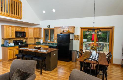 Sturgeon Bay House | Three Little Birds by Simple Life Rentals