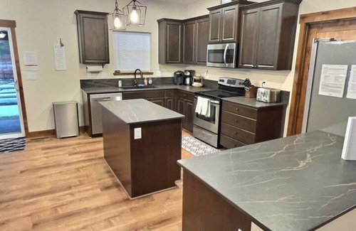 Oregon Water Wonderland House | Three Rivers 5BR Hot Tub + Game Room Retreat