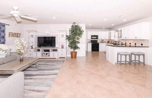 Jensen Beach House | Thumb Point Oasis w/Heated Pool- walk to beach!