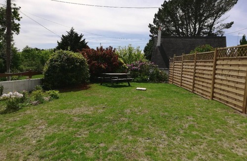 Kerherou House | "Ti Bihan" quiet location by the sea.