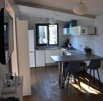 Saint-Paul Apartment | Ti Joli Caz en Bois