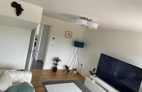 Old St Mellons House | Ti Place