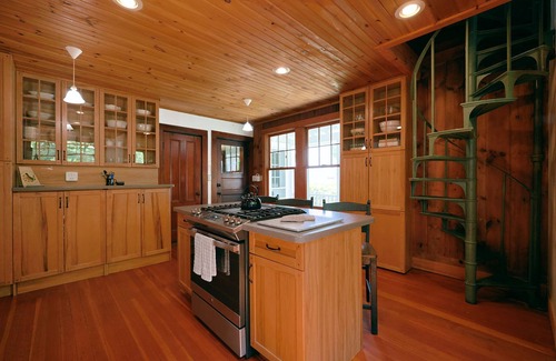 Gloucester House | Tidebend: River views and gracious comfort