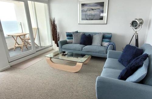 Wittering Apartment | Tides - Beach front apartment in Bracklesham Bay