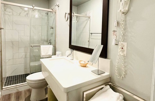 Port Townsend Hotel | Tides Inn & Suites