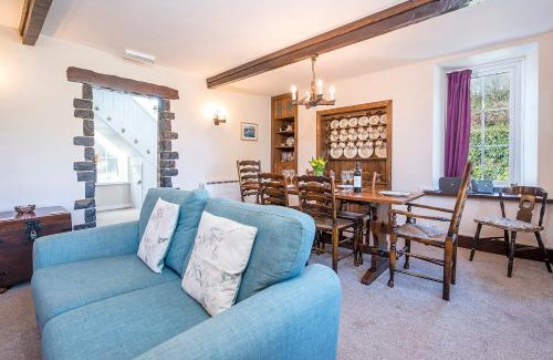 Dinas Cross House | Tides Reach