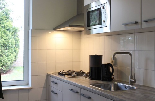 Vledder House | Tidy bungalow with garden located in natural area