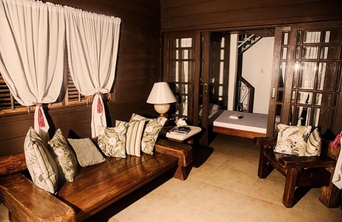 Los Banos Hotel | Tierra de Lago