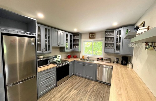 Washago Cottage | "Tiffany" Cottage w/Hot Tub & Barrel Sauna