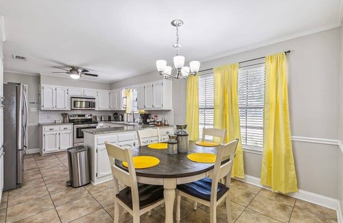 Highlands - Perkins House | Tiger's Den 🐯 4.5 mile to LSU, Games, Sleeps 8