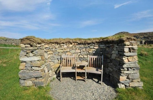 Isle of Lewis House | Tigh Bhisa Blackhouse