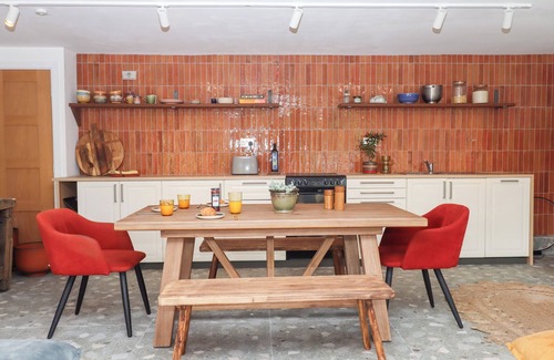 Totnes Cottage | TIGLEY MEADOW COACH HOUSE, family friendly in Dartington