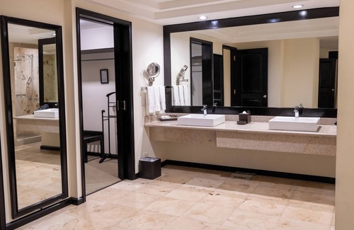 Zona 11 Hotel | Tikal Futura Hotel & Convention Center