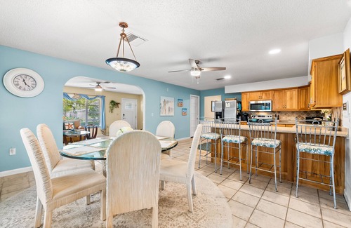 Vamo House | Tiki Gardens House, Sarasota, Florida, with dipping Pool, Tiki bar +