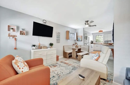 Truckland House | TIKI RETREAT