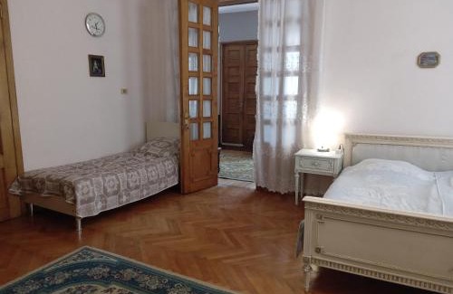 Kutaisi Bed & Breakfast | Tilda&Matilda