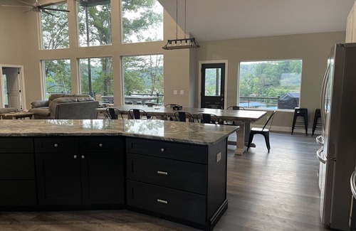 Speedwell House | Timber Ridge-LakeFront 9BR 11BA Sleep 24, Gentle Slope, Double Deck Dock w Slide