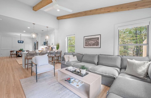 Tuscaloosa House | Timber Tide - Chic New Townhome Near the Action