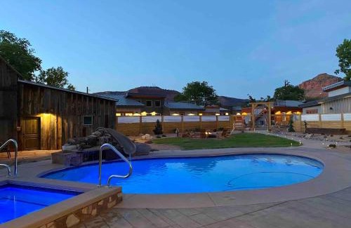 Kanab House | Timber & Tin H 2Bed 2Bath w Pool & Rooftop Deck