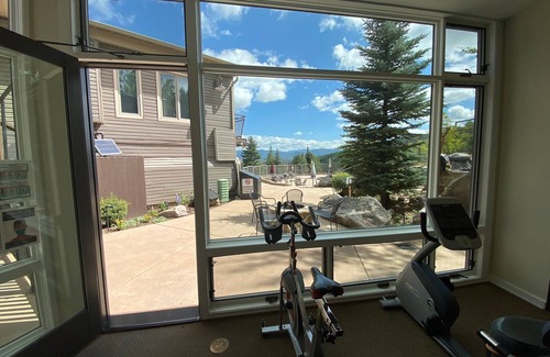 Snowmass Village Condo | 🌲Timberline 115 Studio Deluxe ~ Hot Tub~Pool~WiFi~Ski-in/out~Local Shuttle🌲