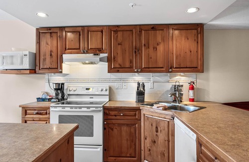 Sun Peaks House | Timberline 24: Charming 2BDRM, 3 Storey Townhome w/Private Hot Tub