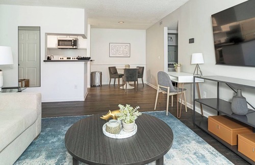 Sunbeam Apartment | Timberwalk 1BD 2 - One Bedroom Apartment, Sleeps 2