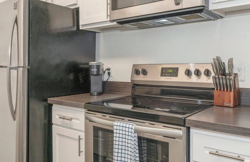 Sunbeam Apartment | Timberwalk 1BD 2 - One Bedroom Apartment, Sleeps 2