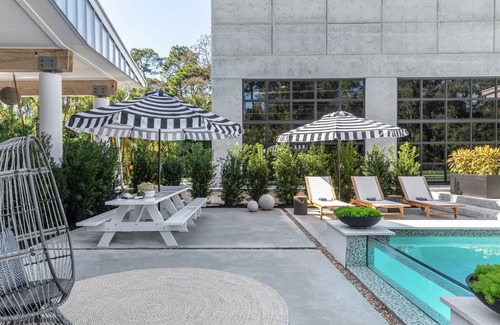 Naples House | ✰ Time 4 U Estate: Hot tub, Pool, Tennis Court, Bocce Ball & Golf Cart