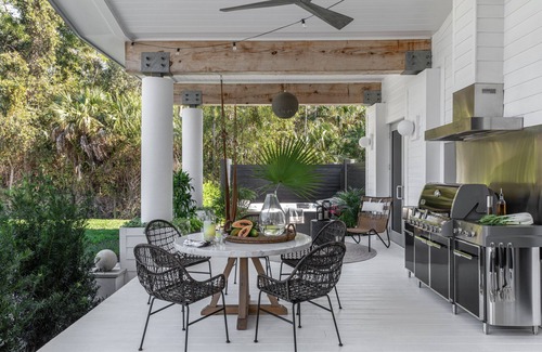 Naples House | ✰ Time 4 U Estate: Hot tub, Pool, Tennis Court, Bocce Ball & Golf Cart