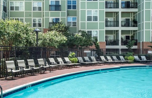 Eisenhower East Apartment | Time to Relax/Cozy Old Town LOFT