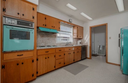 Waterford Valley House | Timeless 3BR Mid-Century Modern | St. John’s Gem