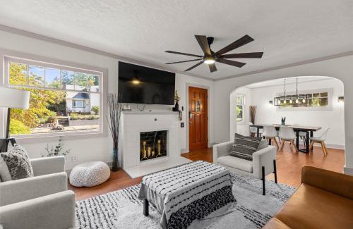 Vancouver House | Timeless Historic Home Near Downtown