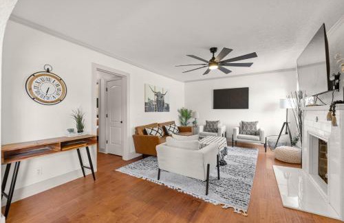 Vancouver House | Timeless Historic Home Near Downtown