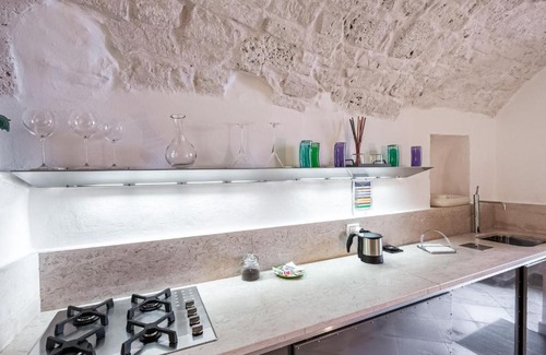 Ostuni Historic Centre House | Timeless Holiday Home in Ostuni with Bar and Fireplace