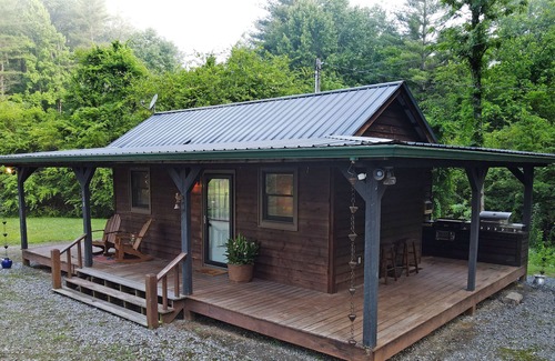 Clayton Cabin | Timpson Creek Cabin