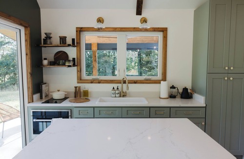 Pikeville Cabin | Tiny Cabin near Fall Creek Falls with hot tub + outdoor shower